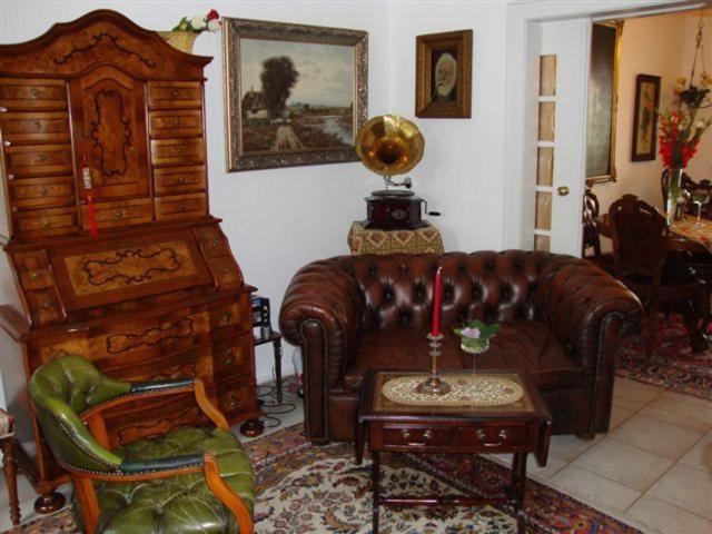 Haus Mooren, Hotel Garni Дюссельдорф Экстерьер фото