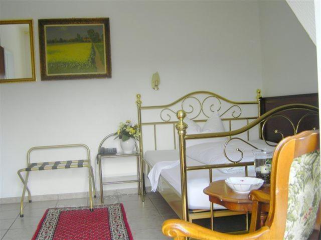 Haus Mooren, Hotel Garni Дюссельдорф Экстерьер фото