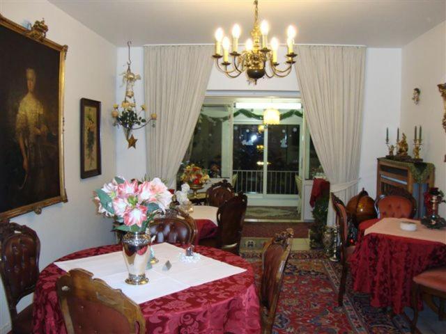 Haus Mooren, Hotel Garni Дюссельдорф Экстерьер фото